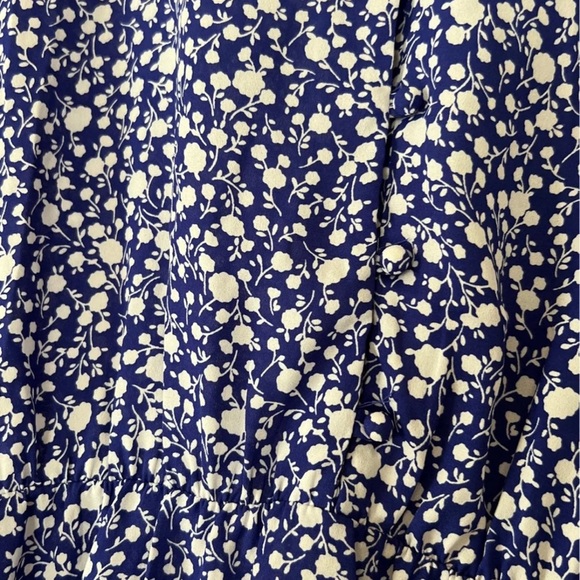 blouse - Picture 3 of 6